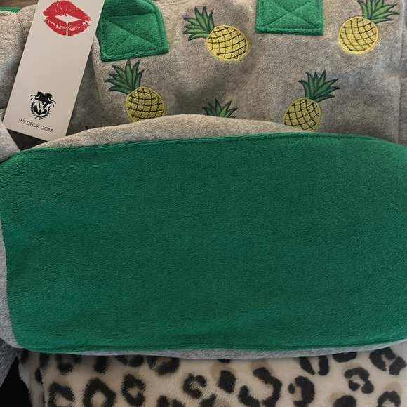 Wildfox Pineapple Embroidered Tote Bag Green and Gray NEW (074) - Picture 6 of 6